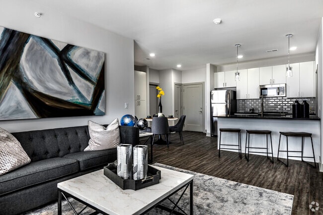 2BR, 2BA - 1082SF