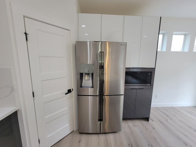 Photo - Stunning 2-story Contemporary Bothell Resi...