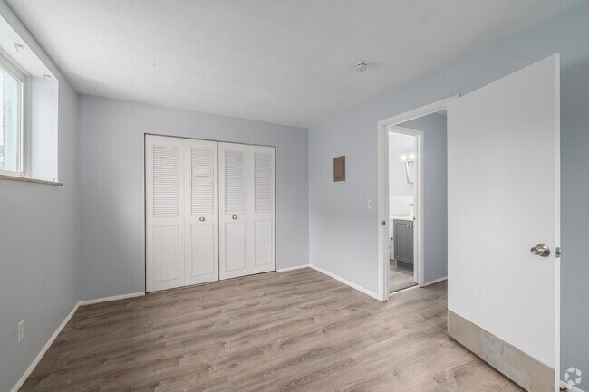 Unit 4 - 625SF - Bedroom