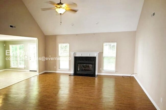 Photo - 5555 Crooked Creek Dr