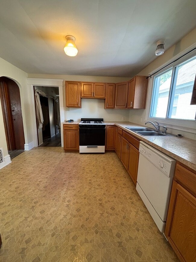 Photo - 223 East Ave Unit 201