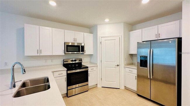 Photo - 2627 Fernleaf St