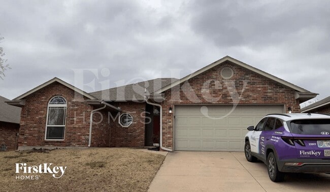 Building Photo - 1501 Meadow Run