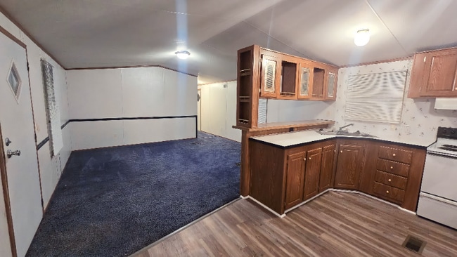 Photo - 777 E Yerby St