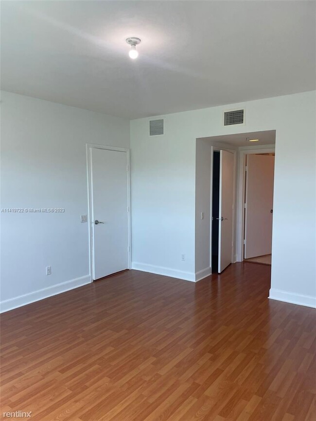 2 br, 2.5 bath Condo - 14951 Royal Oaks Ln... - 2 br, 2.5 bath Condo - 14951 Royal Oaks Ln... Unidad Apt 705