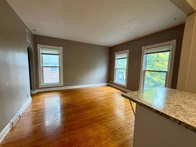 Photo - 1220 S 20th St Unit 1220 S 20th St - 3