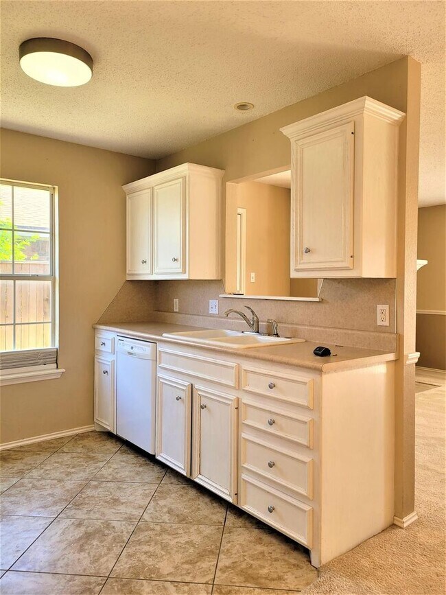 3BR/2BA with A Covered Patio and More! - 3BR/2BA with A Covered Patio and More! Casa