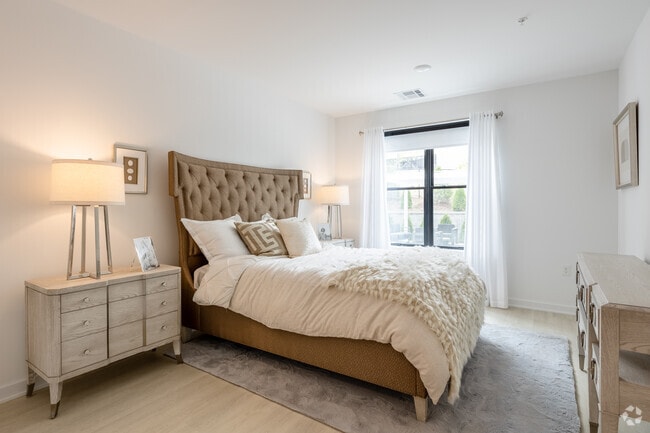 2BR 2BA - 1,289SF