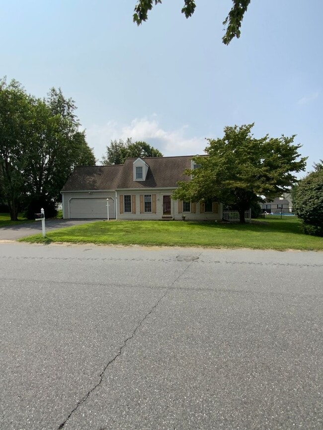 Building Photo - 64 Village Square Dr Rental