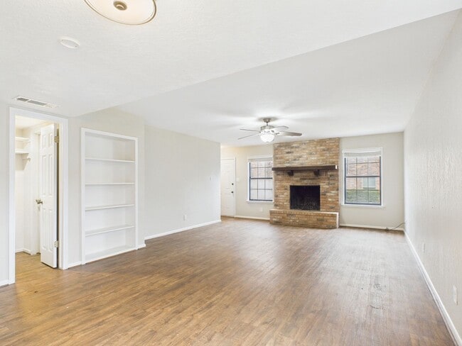 Photo - 107 Frederick Rd Unit 2