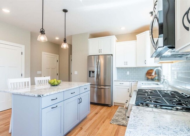 Kitchen - 32 Abenaki Cir Unit 32 Abenaki CIrcle