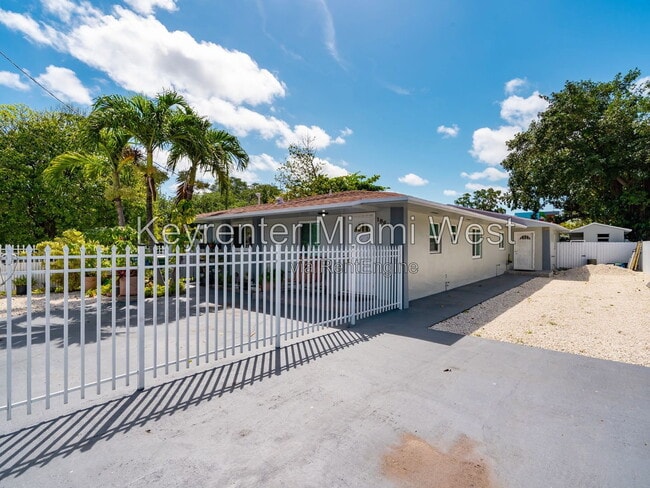 Photo - 1864 NW 27th St Unit 1