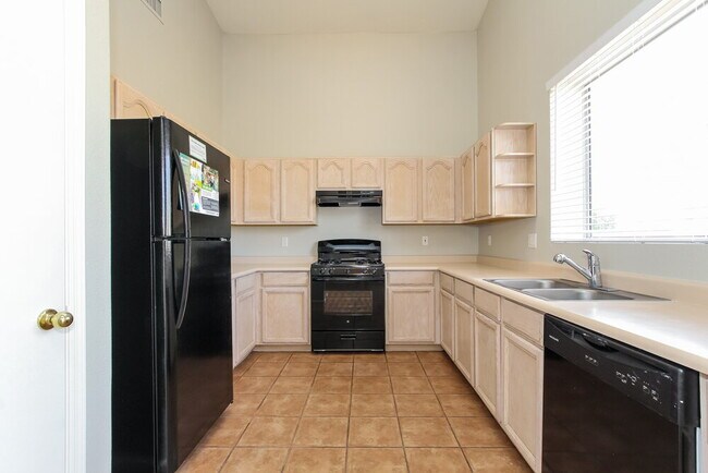 Photo - 11528 W Piccadilly Rd