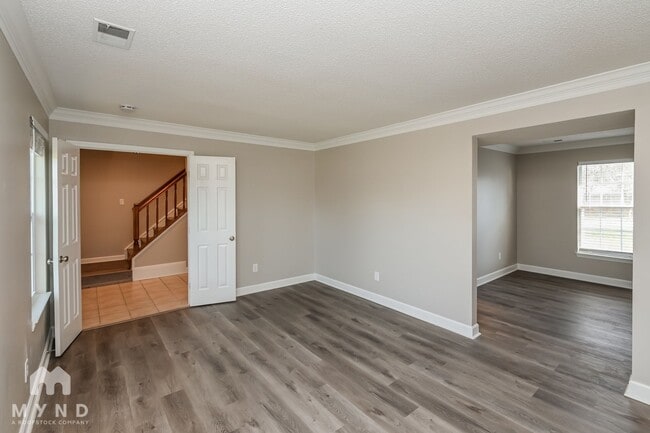 Photo - 11200 Leadenhall Ln