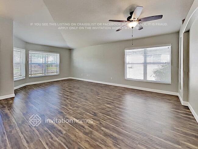 Photo - 1882 Sun Gazer Dr