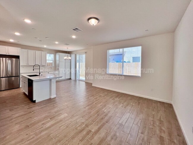 Photo - 6596 E Cresthaven Dr