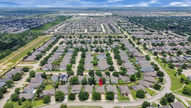 Photo - 3311 Raintree Village Dr