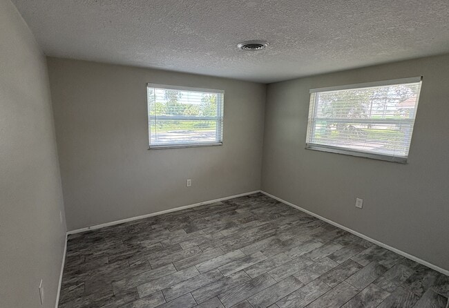 Photo - 302 Colonia Ln E