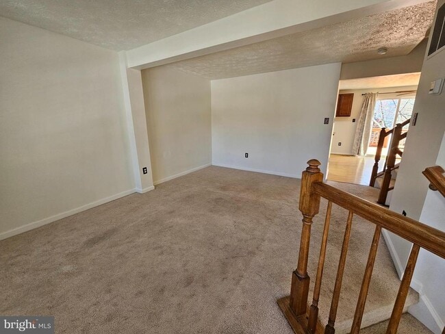Photo - 703 Quiet Pond Ct