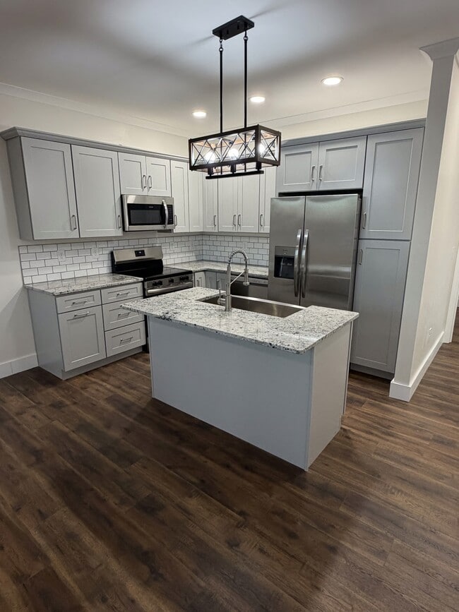 Photo - 1413 Woodbine Ave