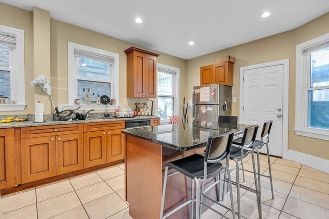 Photo - 160 Saint Alphonsus St Unit 2