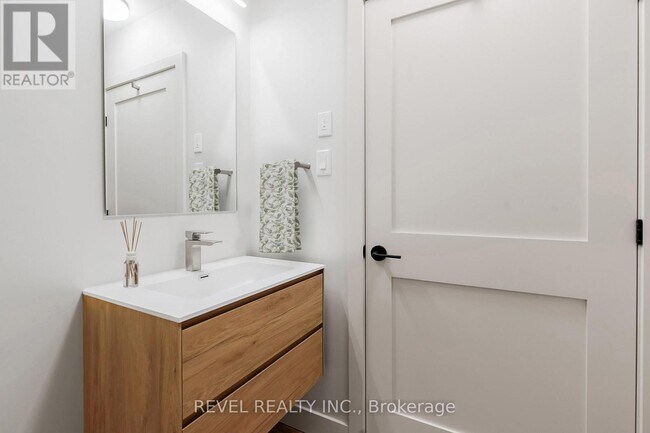 Photo - 4390 Hillview Dr Unité 204