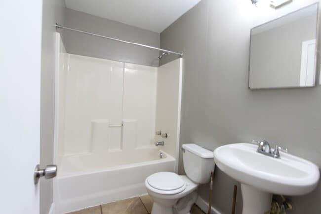 Photo - New On The Market!  3 Bedroom 1 Bath + Large Den.  Get to it Fast!!