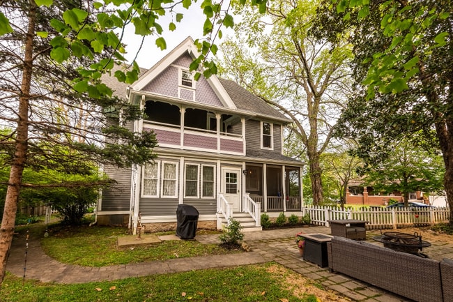 Photo - 301 W High St