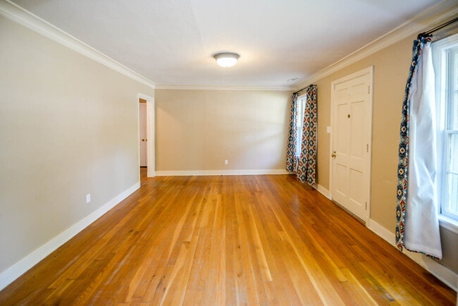 Photo - 3590 Shirlwood Ave