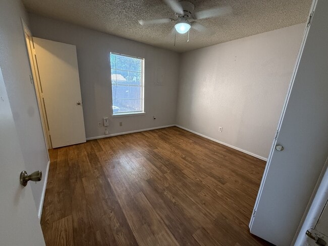 Photo - 2105 S Loop 289