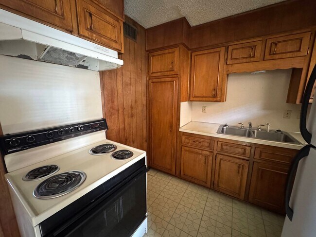 Photo - 806 Safady Ave Unidad D