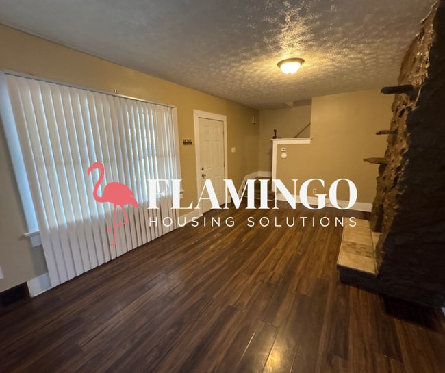 Photo - 725 Maplehurst Ave