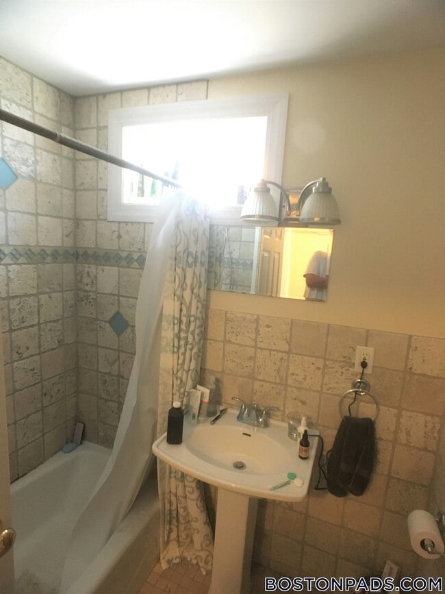 14 Duval St Unit 3