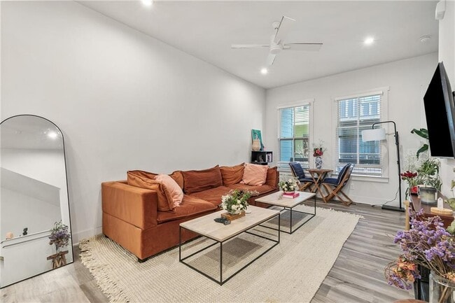 Photo - 738 Perch Pl