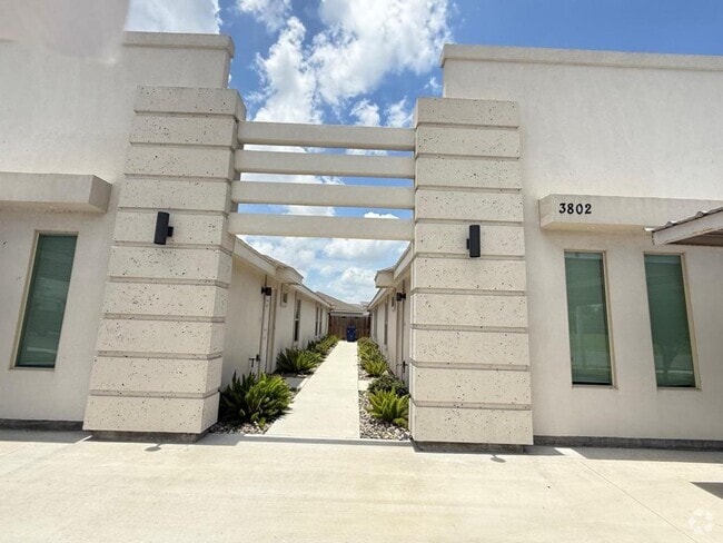 Building Photo - 3802 Bella Costa Dr Rental