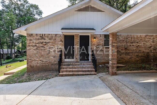 Photo - Beautifully Updated 3-Bedroom Home with Gr...