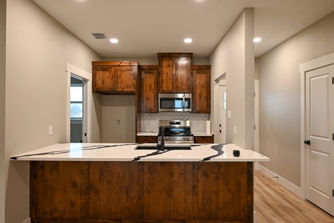 1340-1340 Co Rd 2175