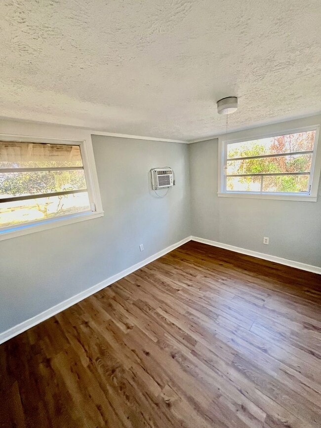 Photo - CUTE Zephyrhills 2BR/1BA w/Gorgeous Wood Finish Floors Throughout