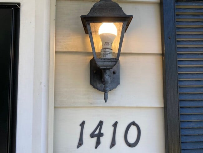 Photo - 4 Bed, 2 Bath Cape Cod style home in the Tuckahoe Elementary District!!