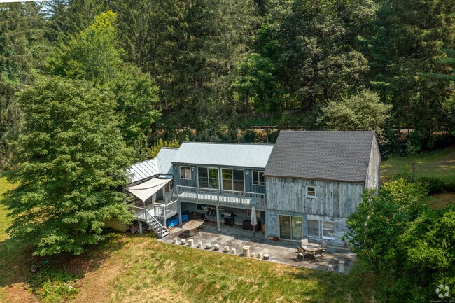Building Photo - 359 Nettleton Hollow Rd Rental