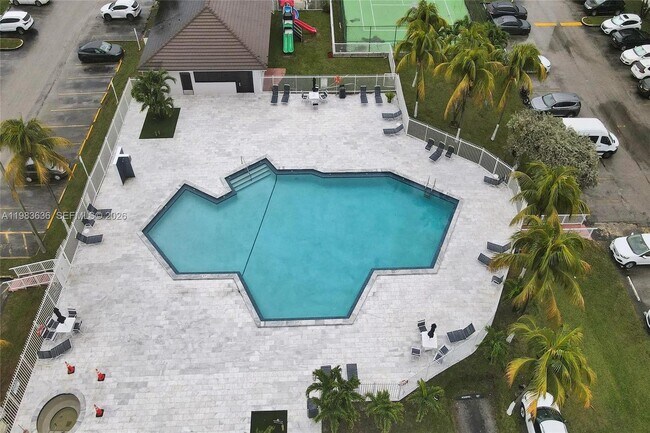 Photo - 8145 NW 7th St Unidad 315