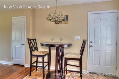 Photo - 1250 Baugh St