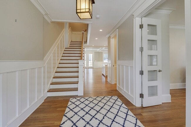 Photo - 5br Bethesda Home for Rent