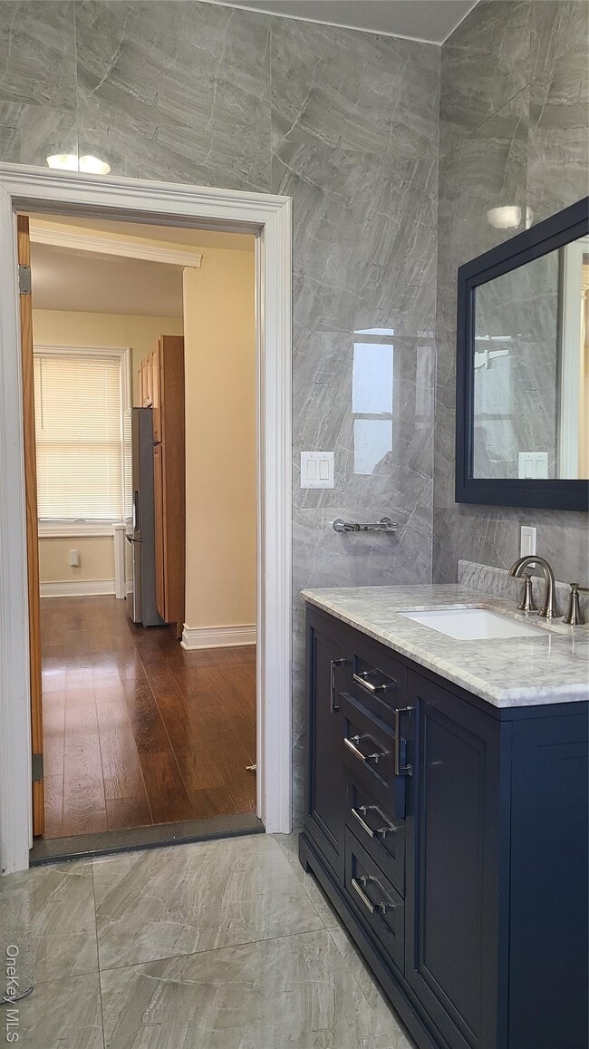 Photo - 92-16 218th Pl