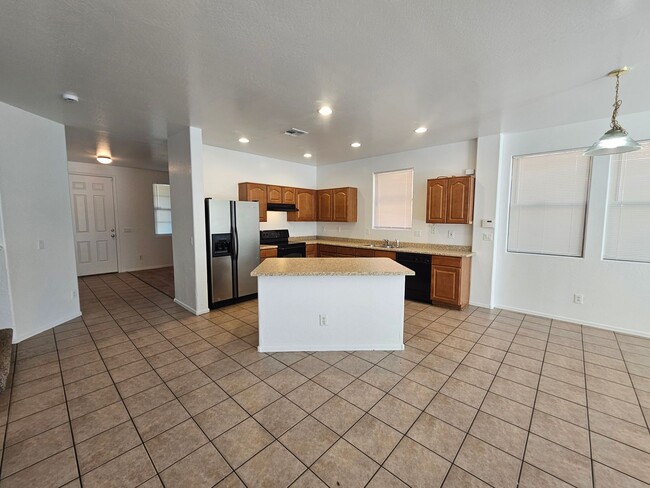 5 bedroom, 5 walk in closets! + loft/game ... - 5 bedroom, 5 walk in closets! + loft/game ...