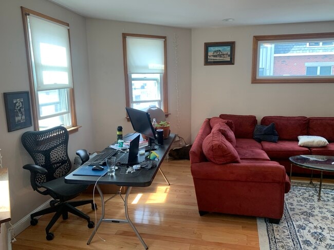 Building Photo - 24 P St Unit 2