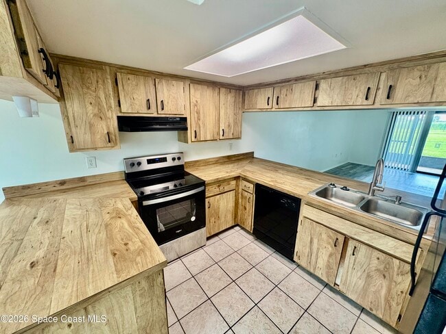 Photo - 420 Catamaran Dr Unit 93