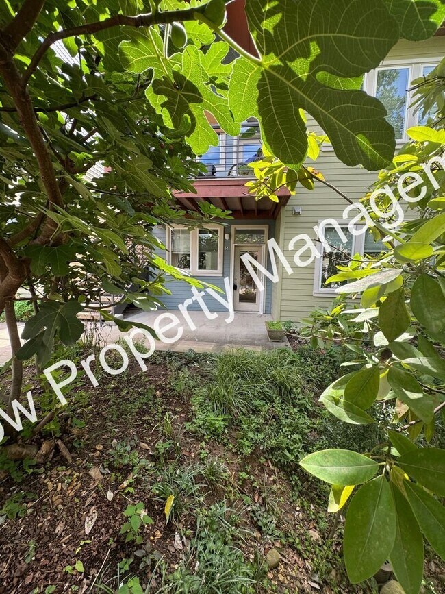 1325 5th Ave N