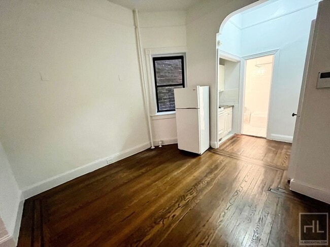 Photo - EAST 58 STREET Unit A3