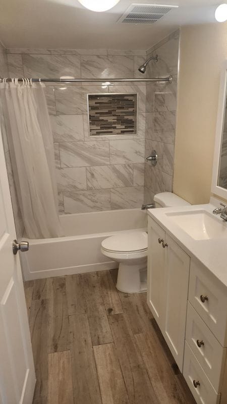 Building Photo - 1043 W 107th St Rental